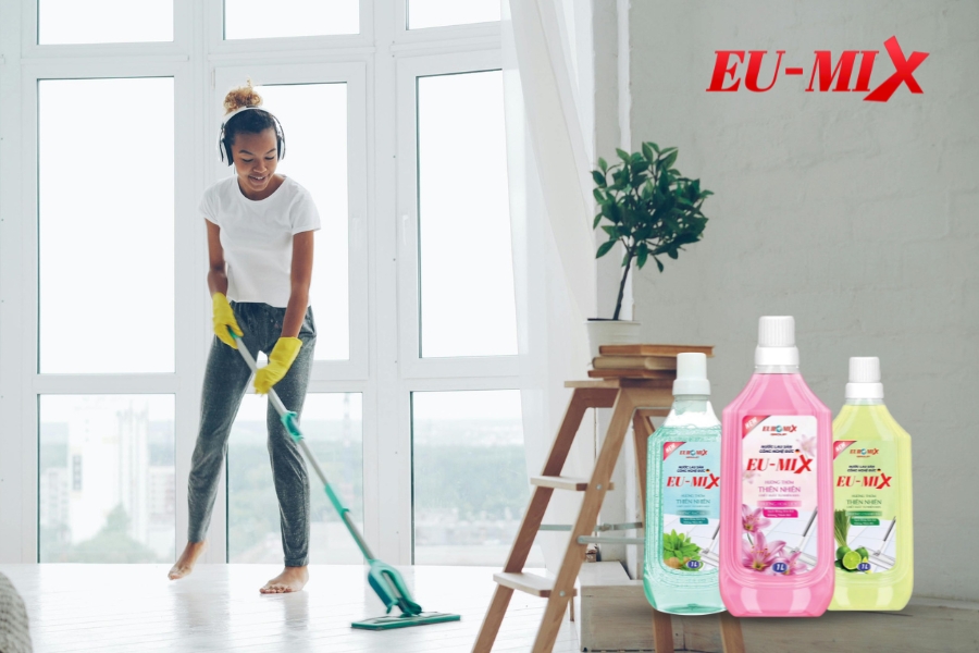 Có Nên Dùng Nước Lau Sàn Làm Bóng Sàn? Câu Trả Lời Khiến Bạn Bất Ngờ