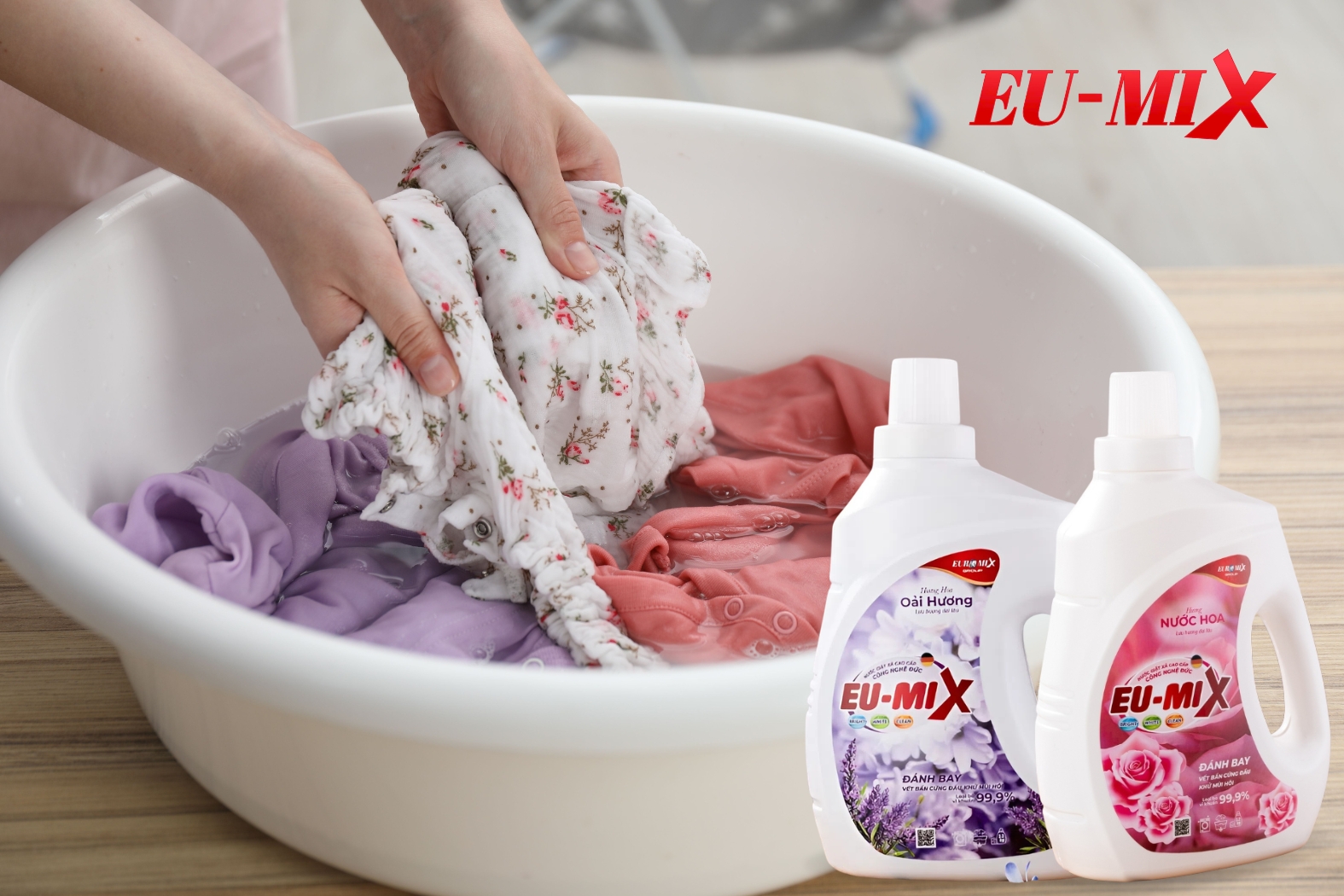 Mẹo Giữ Quần Áo Luôn Mềm Như Mới Với Nước Giặt Làm Mềm Vải